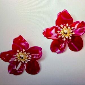 Lilly Pulitzer, new with tags, oversized,‎ orchard earrings, with pink pouch